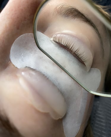 eye while lashlift