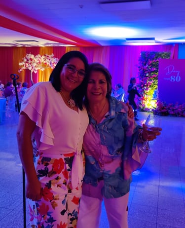 celebracion de cumpleaños en david con decoracion de fantasia morada