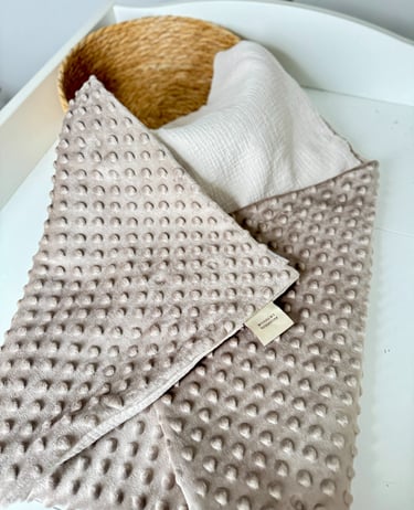 rudas su kreminiu pledukas vokelis