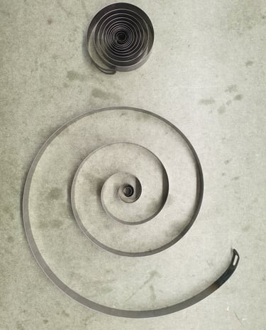 Set and new mainspring comparison