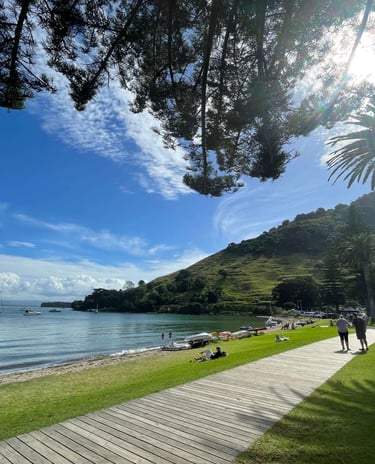 Vistas a Mount Maunganui desde Pilot Bay