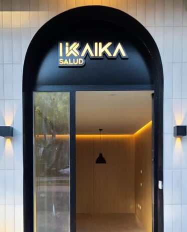 Entrada principal de la clínica Ikaika Salud en Albacete.