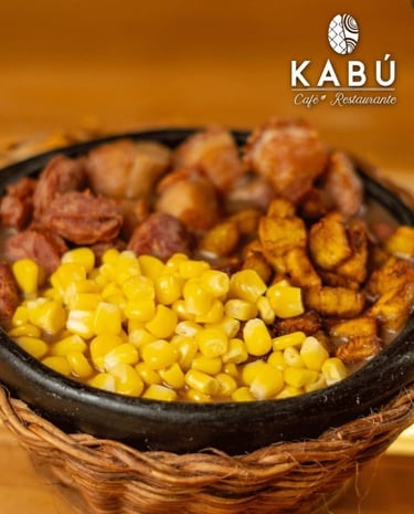 Miacitos con Chicharron en Kabú Café Restaurante Calarcá Quindío