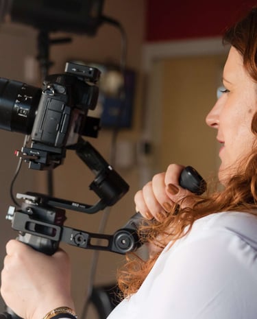 Tournage de video d'entreprise avec vidéaste professionnelle