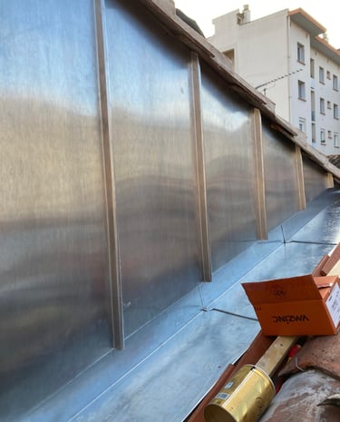 joint debout en zinc naturel