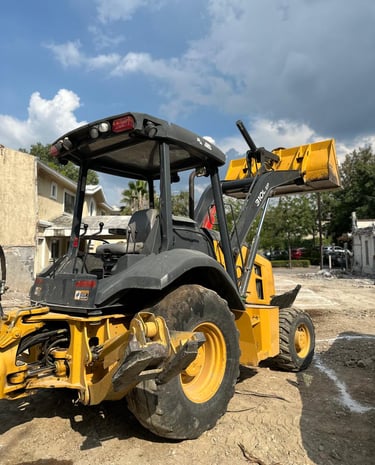 Retroexcavadora trabajando en San Pedro, Nuevo León