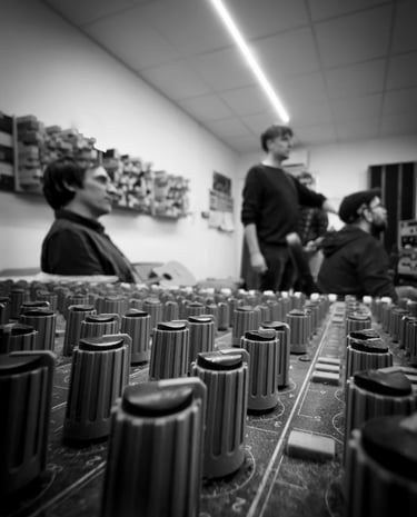 altro in studio di registrazione a pesaro avangarage