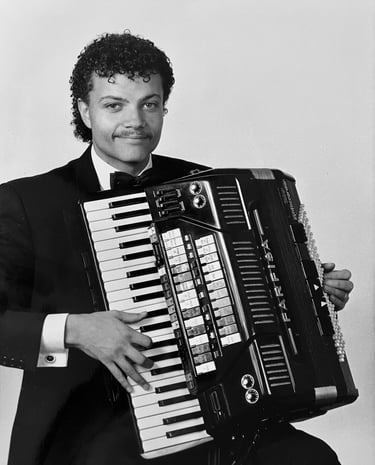 Jon Yon playing his Farfisa electronic accordion