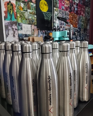 Garrafas personalizadas para madeirademolicao.com 