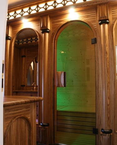 Holzsauna in Zebrano für mit LED-Licht
