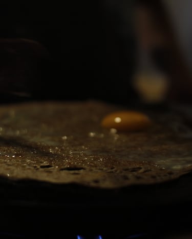 Gros plan sur la préparation d'une galette