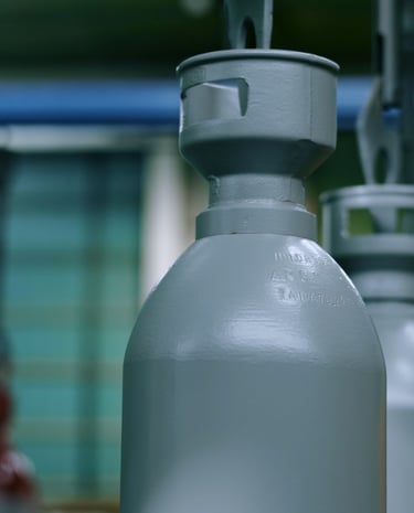 Foto detalle de botellas de gas