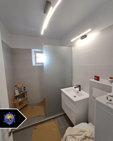 O baie moderna, renovata complet de echipa noastra