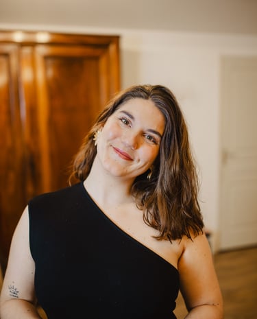 Une photo d'une fille qui est photographe de mariage à bordeaux