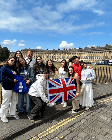 Students from PriegoEnglish on an English immersion trip in Bath, UK.