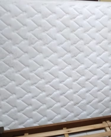 Sofás, Colchões, Poltronas, Cadeiras, Estofados