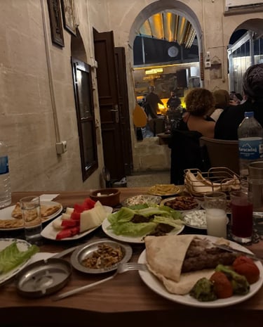 Reyhan Restaurant ( Sıra gecesi ) Teras Cafe
