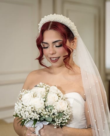 Novia maquillada por Lizeth Quevedo el día de su boda en Valencia