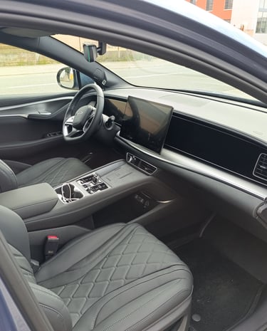 Siège passager luxueux d'un VTC à Narbonne, intérieur confortable et élégant