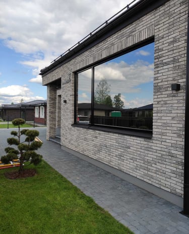 Veidrodinės ir matines pleveles klijavimas