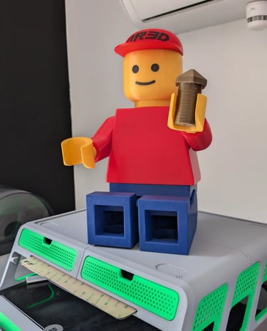 figurine Lego sur une machine d'impresssion 3d