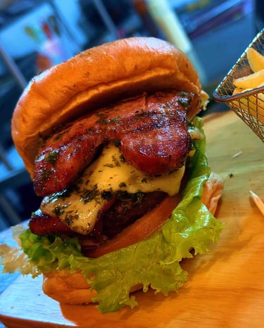 Hamburguesa con Carne Angus asada al Carbón