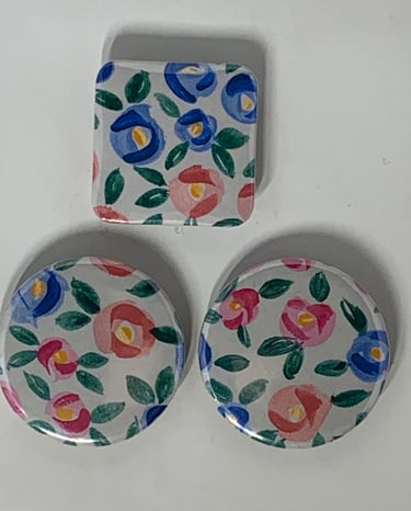 set of 3 metal and mylar flower magnets
