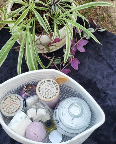 Handmade spa gift basket with organic sugar scrub, bath bombs, and soaps.