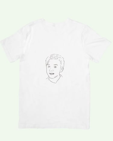t-shirt personnalisé avec portrait stylisé simple