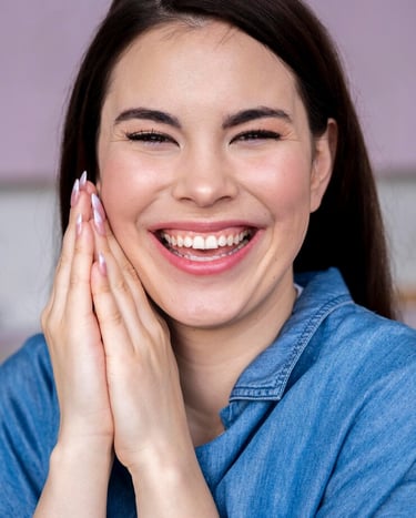 woman wearing blue teeth whitening