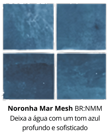 Revestimento cerâmico Noronha Mar da Sul Piscinas em Gravataí, deixa a água com um tom azul profundo
