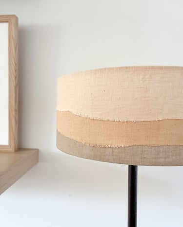 Luminaire en lin teinté artisanalement par Garrigue