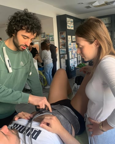 corso di aggiornamento fisioterapia con trattamento manuale su paziente in ambito riabilitativo