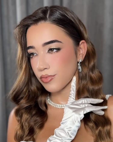 Novia con look romántico creado por Lizeth Quevedo Makeup Artist