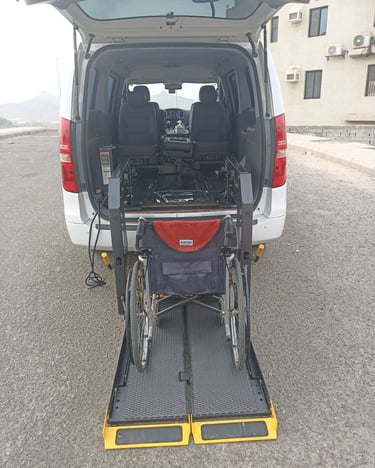 منحدر مناسب للكراسي المتحركة والكراسي المتحركة