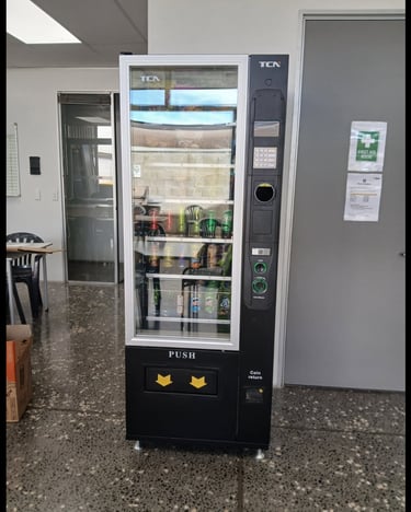 TCN 6G snack and drink vending machine with cashless payment system and adjustable refrigeration, av
