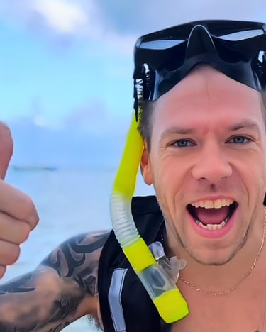 a man with a snorkeled snorkeld snorly s