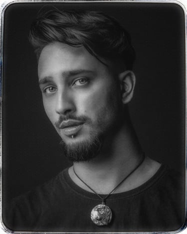 Autoportrait en studio à Courfaivre - Canton du Jura - Suisse romande