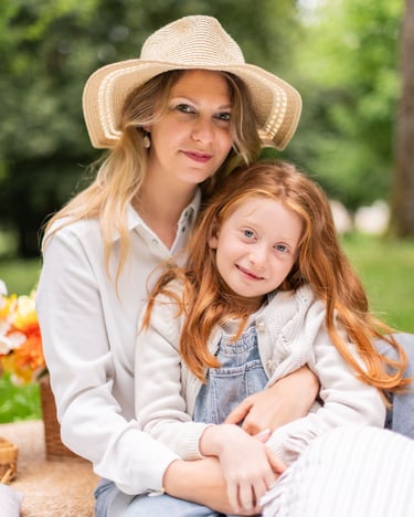 séance photo fête des mères, maman et sa fille en photo avec décor champêtre à toulouse