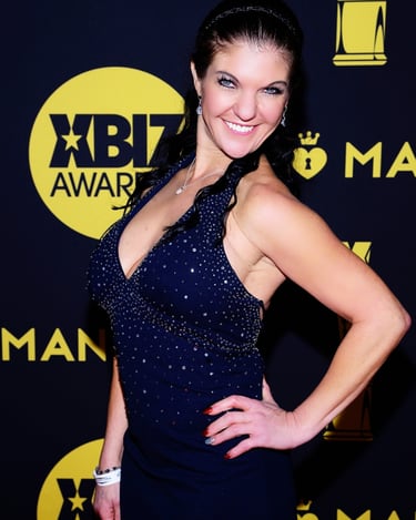Coralyn Jewel poses at the 2021 XBiz Awards before conducting the red carpet interviews