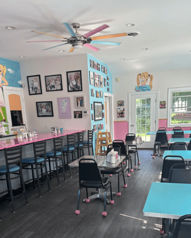 Photo of the indoor seating at Chrissy's Cravings, a small business in Schaghticoke NY