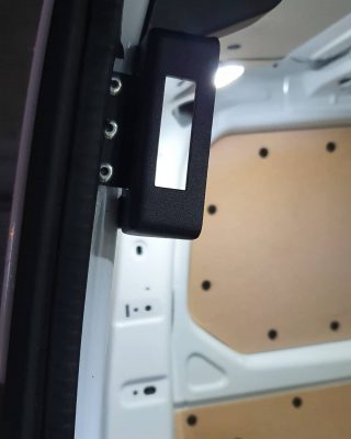 Van Anti peel bracket