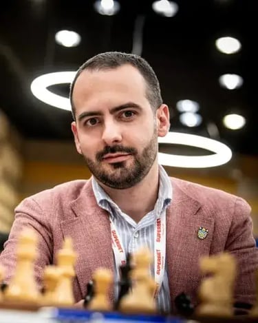 Chess trainer Vlad Ghita, captured by David Llada at EICC 2025 in Eforie Nord, Romania