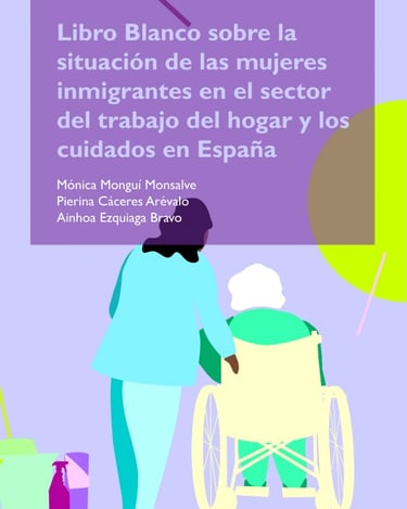 mujer racializada cuidando a una anciana en silla de ruedas