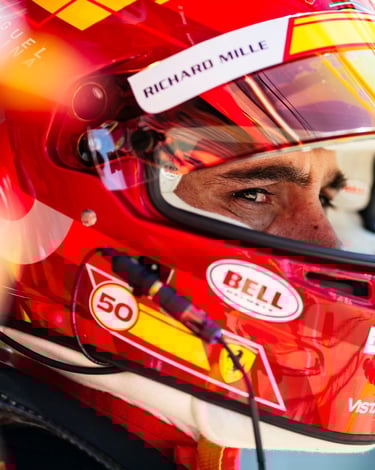 Diseño de casco de Miguel Molina para las 24h de Le Mans 2023