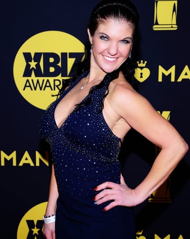 Coralyn Jewel poses at the 2021 XBiz Awards before conducting the red carpet interviews