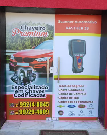 adesivo vinil impresso em porta de vidro de fachada comercial