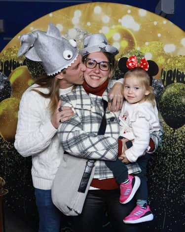 Fotomatón en eventos familiares con fotos divertidas para niños y adultos