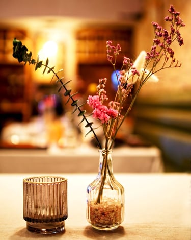 photgraphie de decoration de table du restaurant le frelon d or thierry le moel photographe