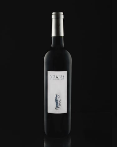 photographie de bouteille de vin rouge Venus-thlmphoto